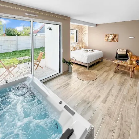 Le Souffle Floral - Themed House Hébergement de vacances Rang-du-Fliers